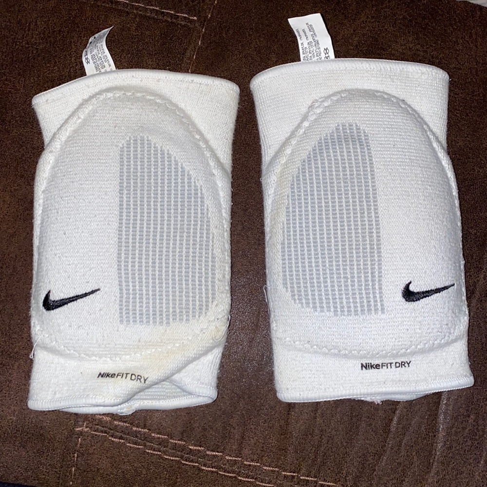 Women’s Volleyball Knee Pads